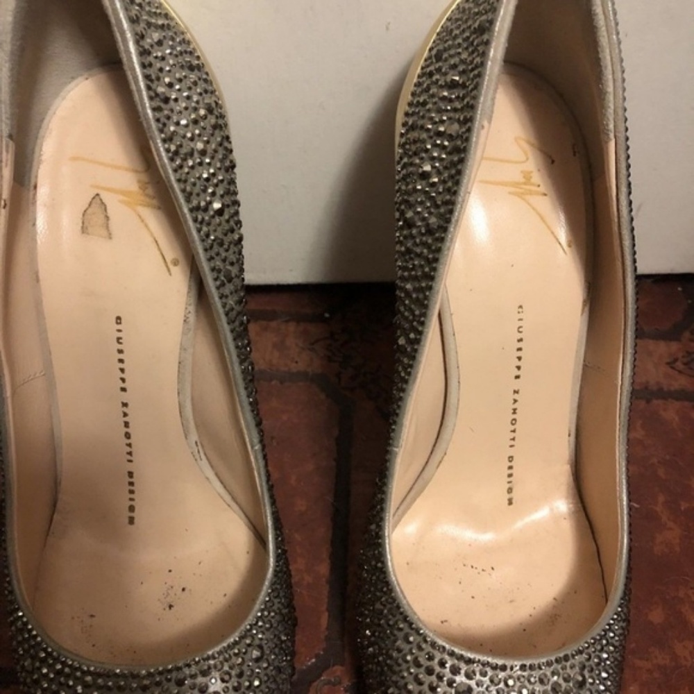 GIUSEPPE ZANOTTI sz 37 US sz 6-6.5 SWAROVSKI Heels - Picture 8 of 8
